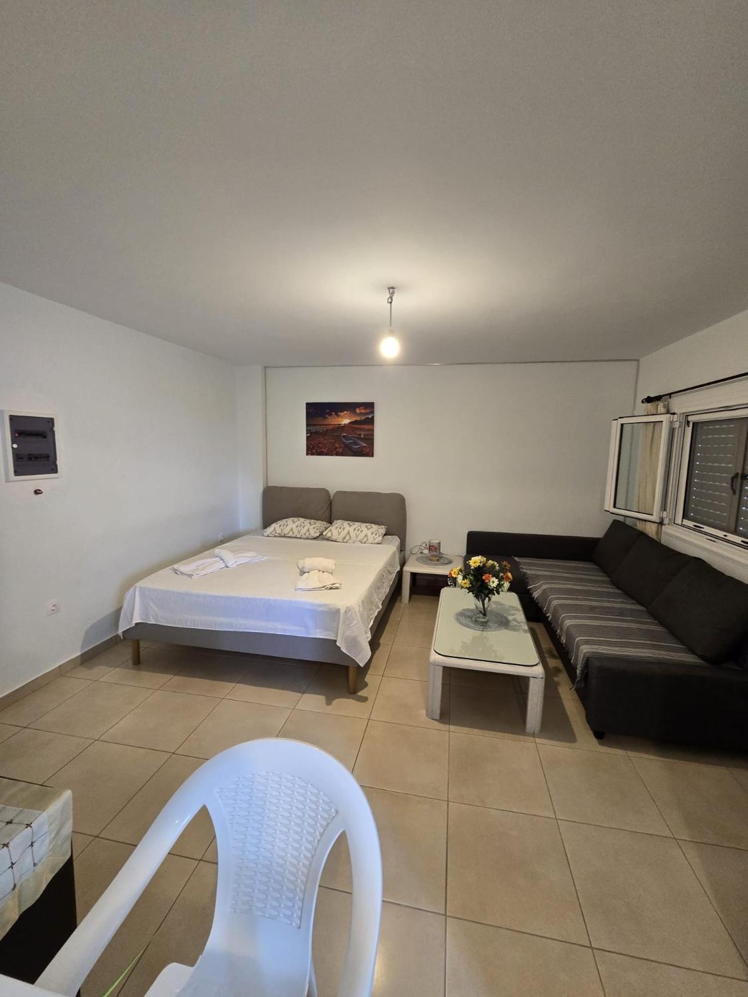 Monda Apartment พีเรียส ภายนอก รูปภาพ